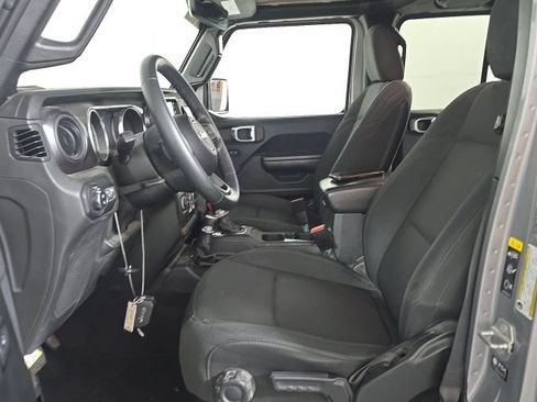 Used 2021 Jeep Gladiator Sport AWD/4WD image 4