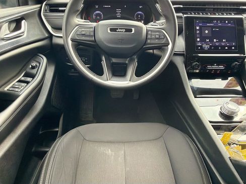 Used 2023 Jeep Grand Cherokee L Laredo RWD image 16