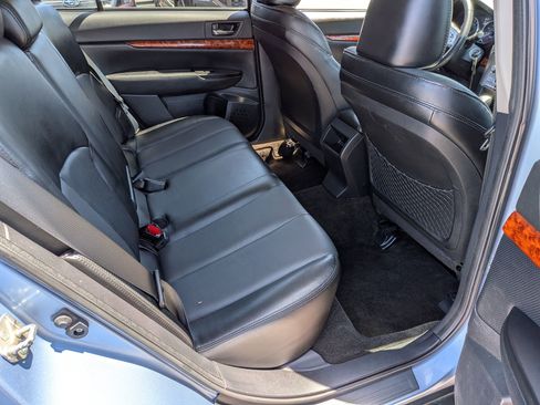 Used 2011 Subaru Outback 2.5i Limited image 34
