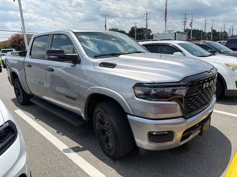 Used 2025 RAM 1500 Big Horn AWD/4WD image 3