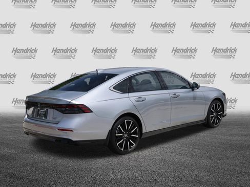 Used 2025 Honda Accord Touring image 9