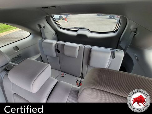 Used 2019 Toyota Highlander LE FWD image 17