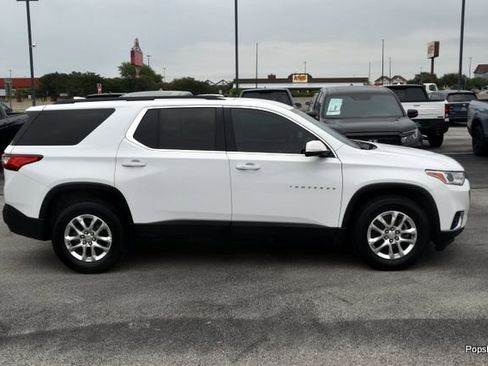 Used 2020 Chevrolet Traverse LT FWD image 3
