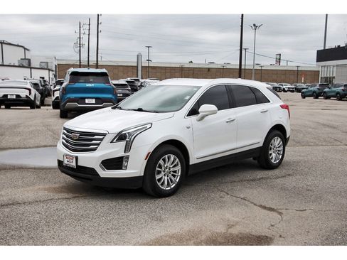Used 2019 Cadillac XT5 FWD image 3