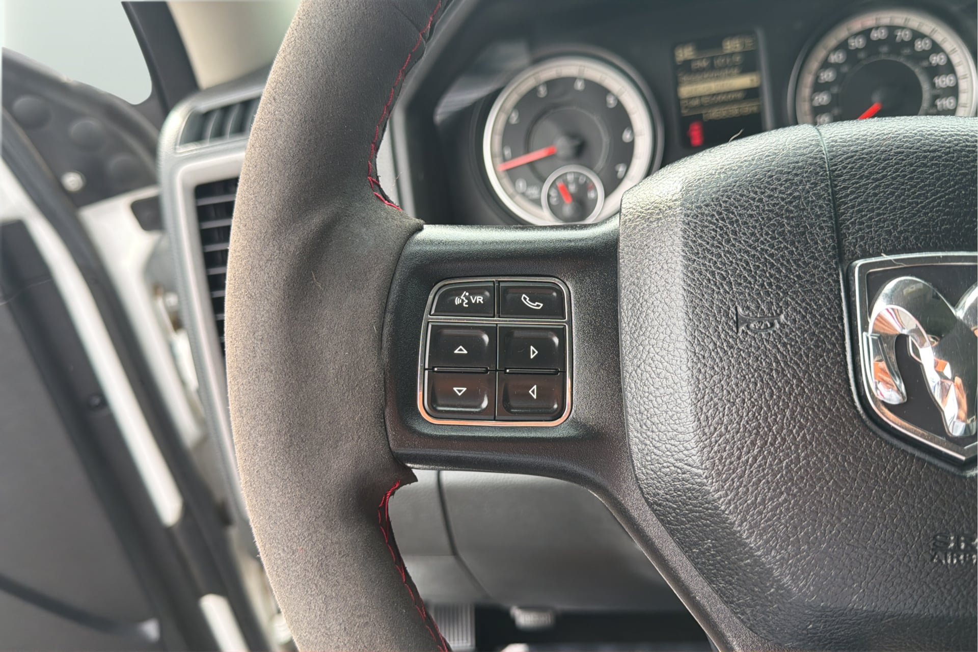 Used 2016 RAM 2500 Tradesman w/ Chrome Appearance Group AWD/4WD image 25