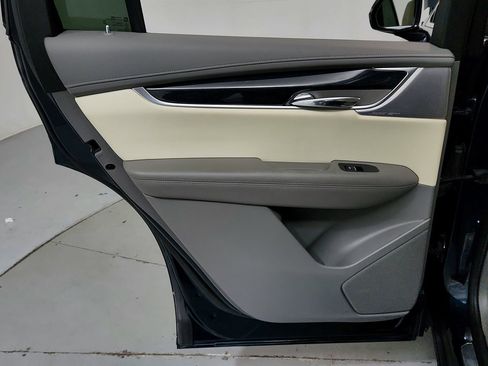 Certified 2024 Cadillac XT6 Premium Luxury w/ Technology Package AWD/4WD image 24
