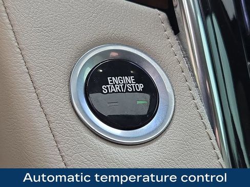 Used 2017 Cadillac Escalade Premium Luxury AWD/4WD image 9