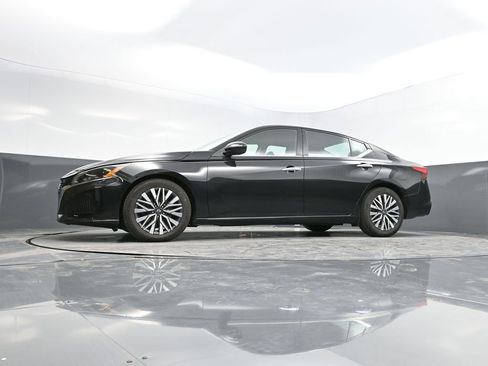 Used 2023 Nissan Altima 2.5 SV image 36