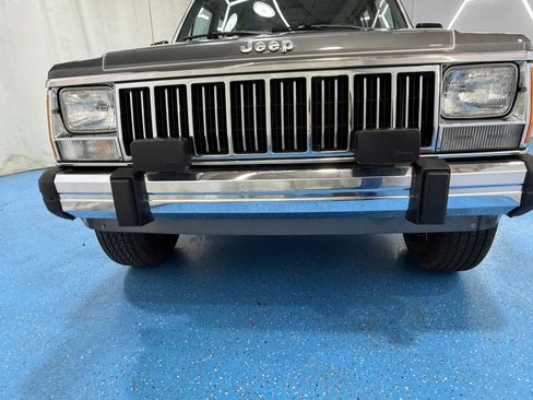 Used 1990 Jeep Cherokee Laredo RWD image 8