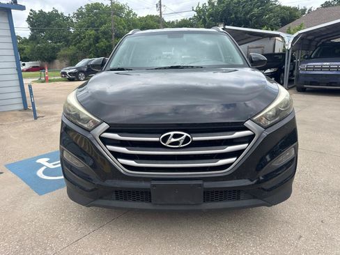 Used 2017 Hyundai Tucson SE w/ SE Popular Package 02 FWD image 2