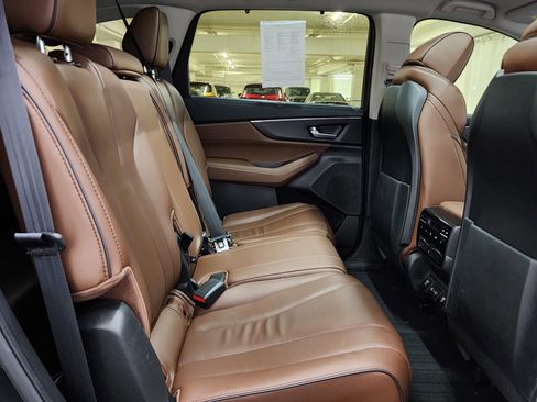 Used 2024 Acura MDX SH-AWD w/ Advance Package image 21