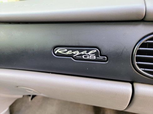 Used 2000 Buick Regal GS w/ Luxury Pkg FWD image 28