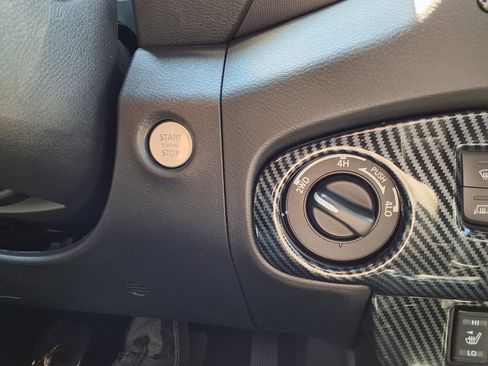 Used 2022 Nissan Frontier PRO-4X w/ Pro-4X Premium Package AWD/4WD image 9