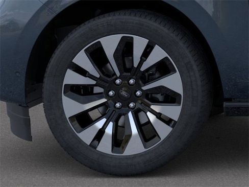 New 2026 Ford Expedition Platinum image 19