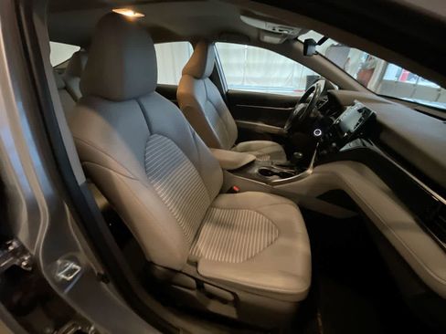 Used 2022 Toyota Camry SE image 24