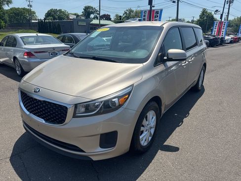 Used 2017 Kia Sedona LX FWD image 17