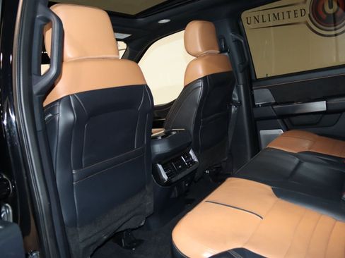 Used 2023 Ford F250 Platinum w/ FX4 Off-Road Package AWD/4WD image 65