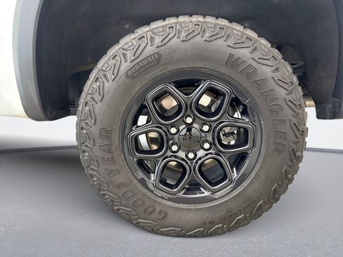 Used 2024 Chevrolet Silverado 1500 ZR2 w/ ZR2 Bison Edition AWD/4WD image 22