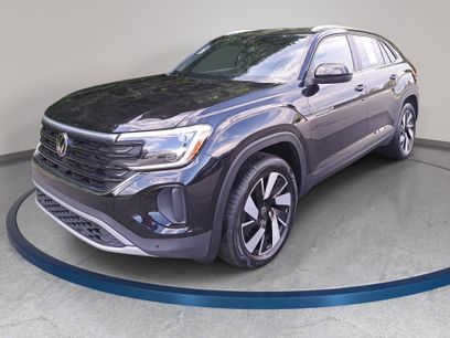 Used 2026 Volkswagen Atlas Cross Sport SE w/ Panoramic Sunroof Package
