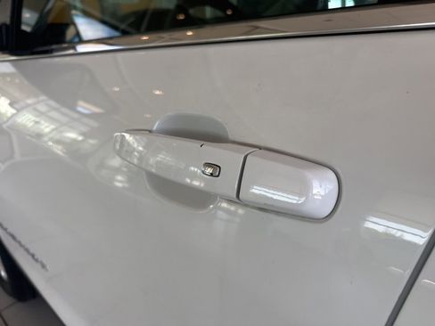 Used 2022 Chevrolet Equinox LT AWD/4WD image 11