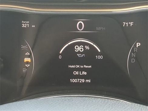 Used 2017 Jeep Grand Cherokee Laredo image 25