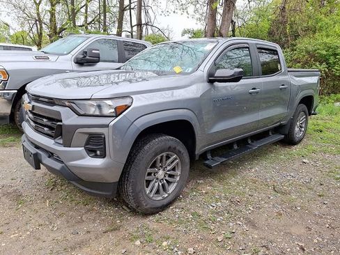 Used 2023 Chevrolet Colorado LT w/ LT Convenience Package II RWD image 3