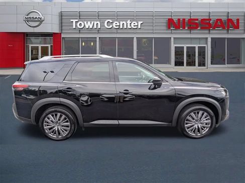 Certified 2025 Nissan Pathfinder SL w/ SL Premium Package FWD image 8