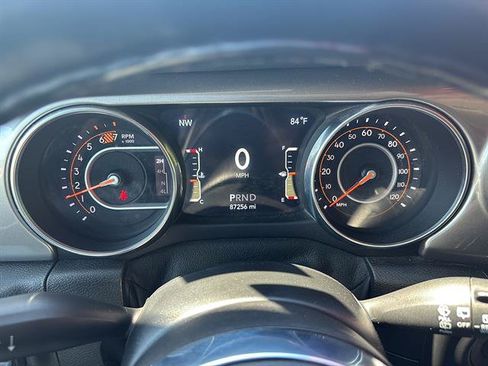 Used 2020 Jeep Wrangler Unlimited Sahara AWD/4WD image 27
