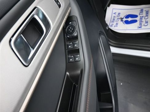 New 2026 Ford Explorer Active w/ Active Comfort Package image 13