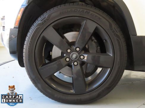 Used 2024 Land Rover Defender 130 X-Dynamic SE image 30