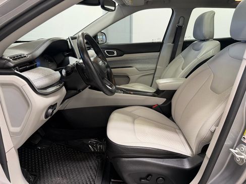 Used 2022 Jeep Compass Latitude w/ Sun and Sound Group image 11