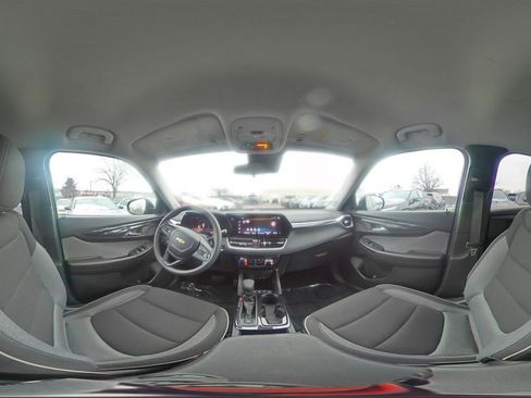 Used 2025 Chevrolet TrailBlazer LT image 40