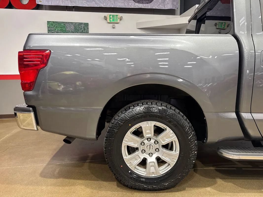 Used 2019 Nissan Titan SV AWD/4WD image 42