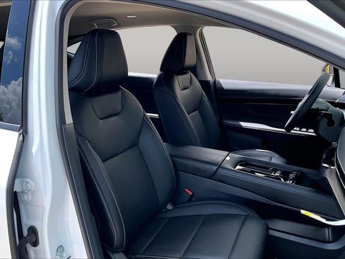 Used 2025 Nissan Murano SV FWD image 9