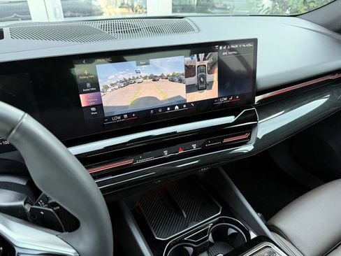 Used 2024 BMW 530i w/ Premium Package RWD image 45