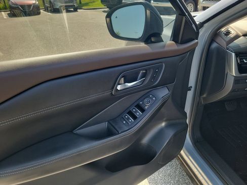 Used 2022 Nissan Rogue SL FWD image 18