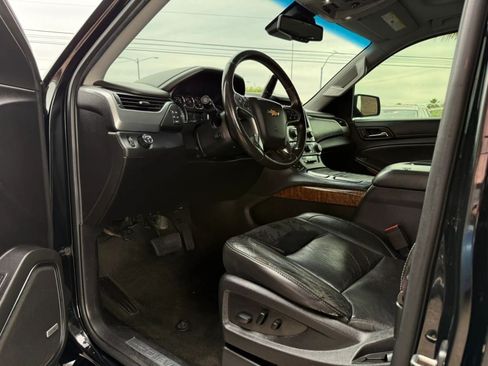Used 2016 Chevrolet Suburban LTZ RWD image 40