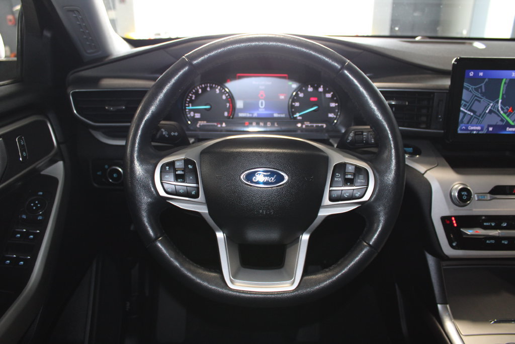 Used 2023 Ford Explorer XLT w/ Equipment Group 202A AWD/4WD image 13