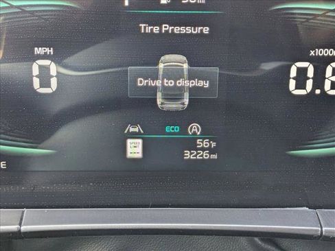 Used 2025 Kia Telluride LX image 13