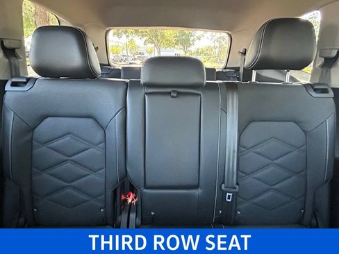 Used 2024 Volkswagen Atlas SE FWD image 13
