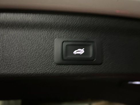 Used 2020 Audi Q3 2.0T Premium image 7