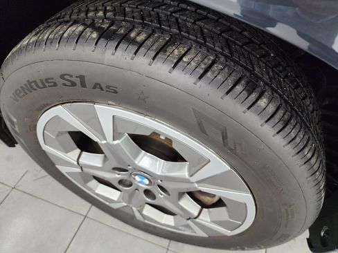 Used 2025 BMW X1 xDrive28i AWD/4WD image 3