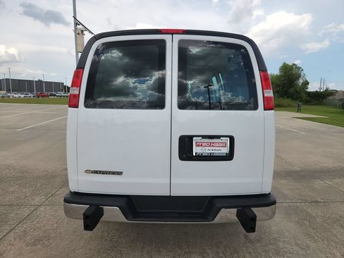 Used 2025 Chevrolet Express 2500 w/ Driver Convenience Package RWD image 6