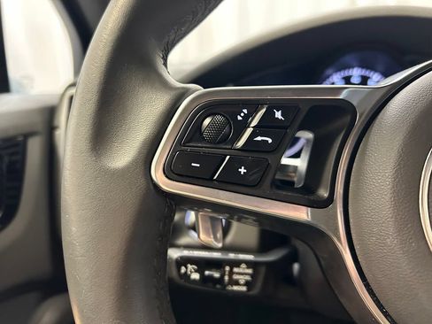 Certified 2020 Porsche Cayenne AWD/4WD image 16