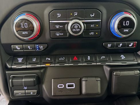 Used 2020 GMC Sierra 2500 Denali AWD/4WD image 22