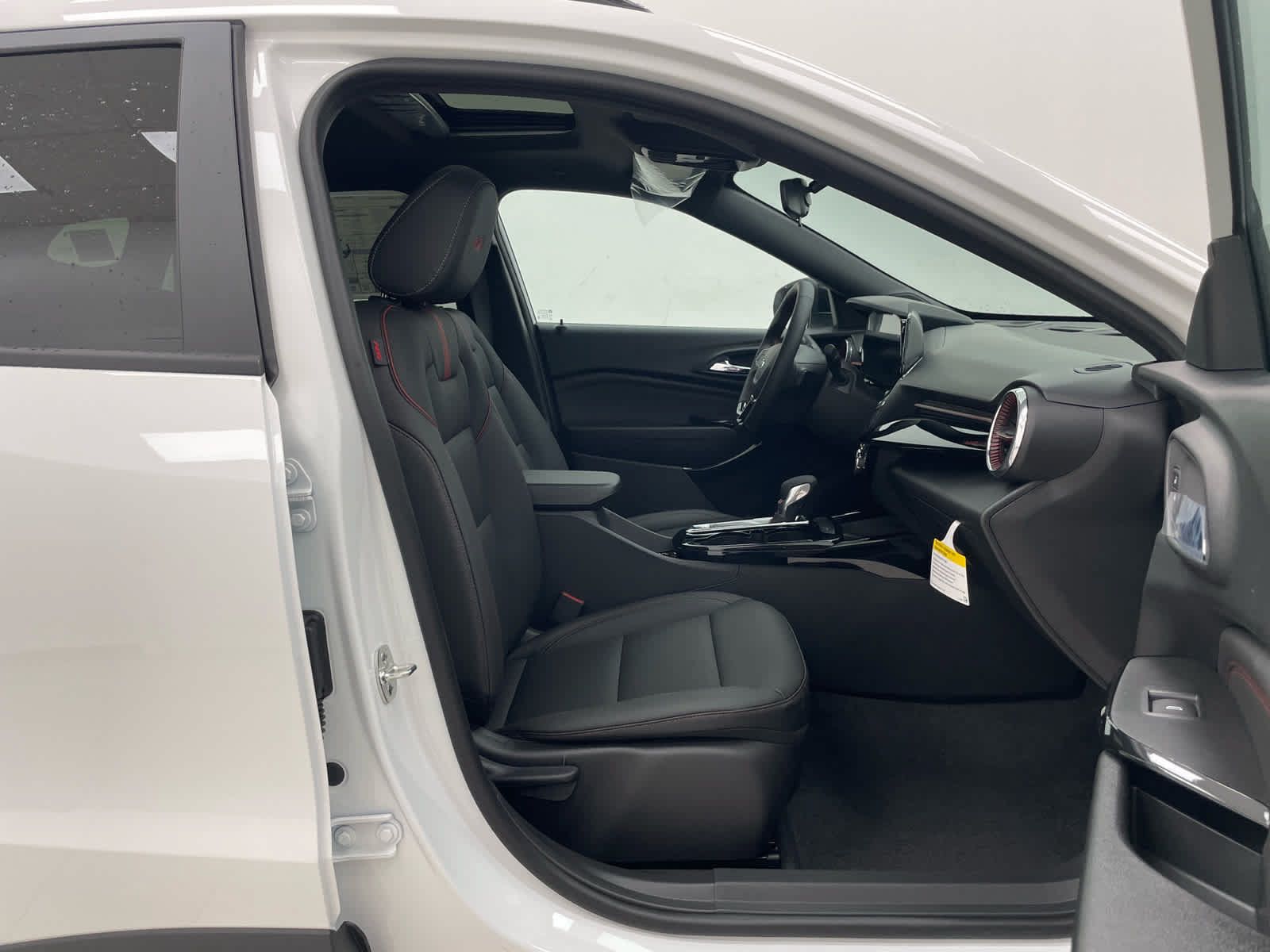 New 2026 Chevrolet Trax RS w/ Sunroof Package FWD image 15