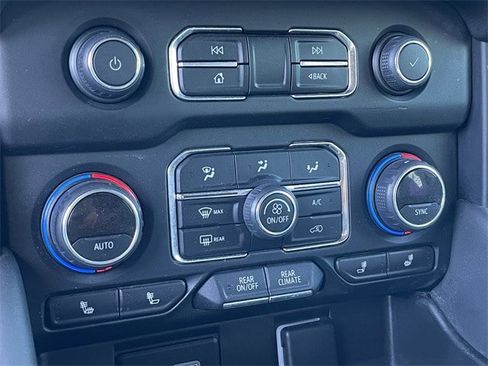 Used 2024 Chevrolet Suburban RST w/ Luxury Package image 19