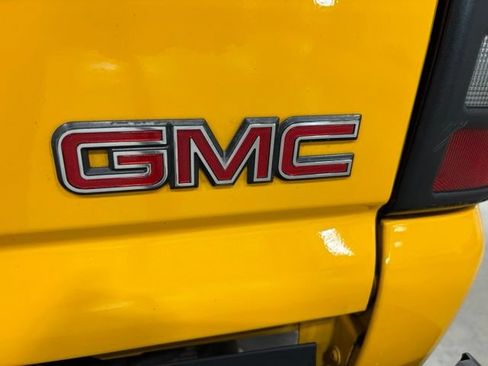 Used 2001 GMC Sierra 3500 4x4 Crew Cab w/ Off-Road Skid Plate Pkg image 3