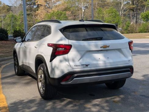 New 2026 Chevrolet Trax LT w/ Sunroof Package FWD image 4