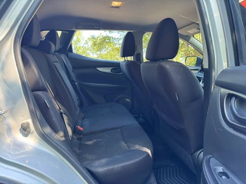 Used 2020 Nissan Rogue Sport S FWD image 17